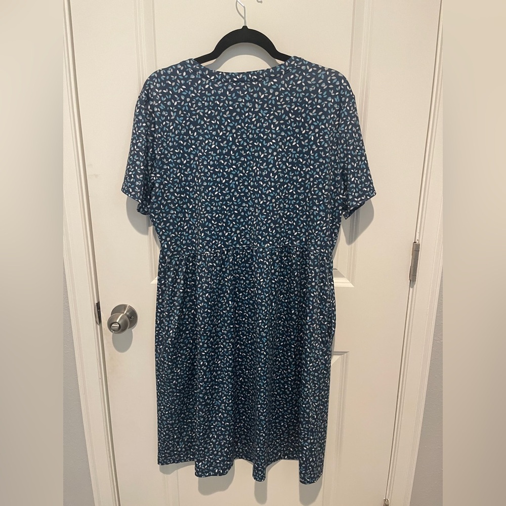 Croft and Barrow Women's Short Sleeve Dress Blue Floral Size Large - Picture 3 of 4